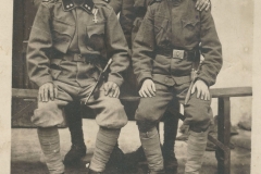 Foto cartolina spedita il 4-4-1917. Gruppo di quattro soldati austriaci