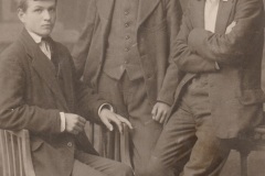 I tre fratelli Madriz, Luigi, Angelo e Giuseppe, internati nel campo di Oberhollabrunn nel maggio 1916. Giuseppe, il maggiore, e Luigi saranno arruolati nella Landwher austriaca