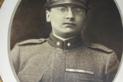 foto ritratto del capitano Antonio Mighetti del 27° reggimento della Brigata Pavia (1917)